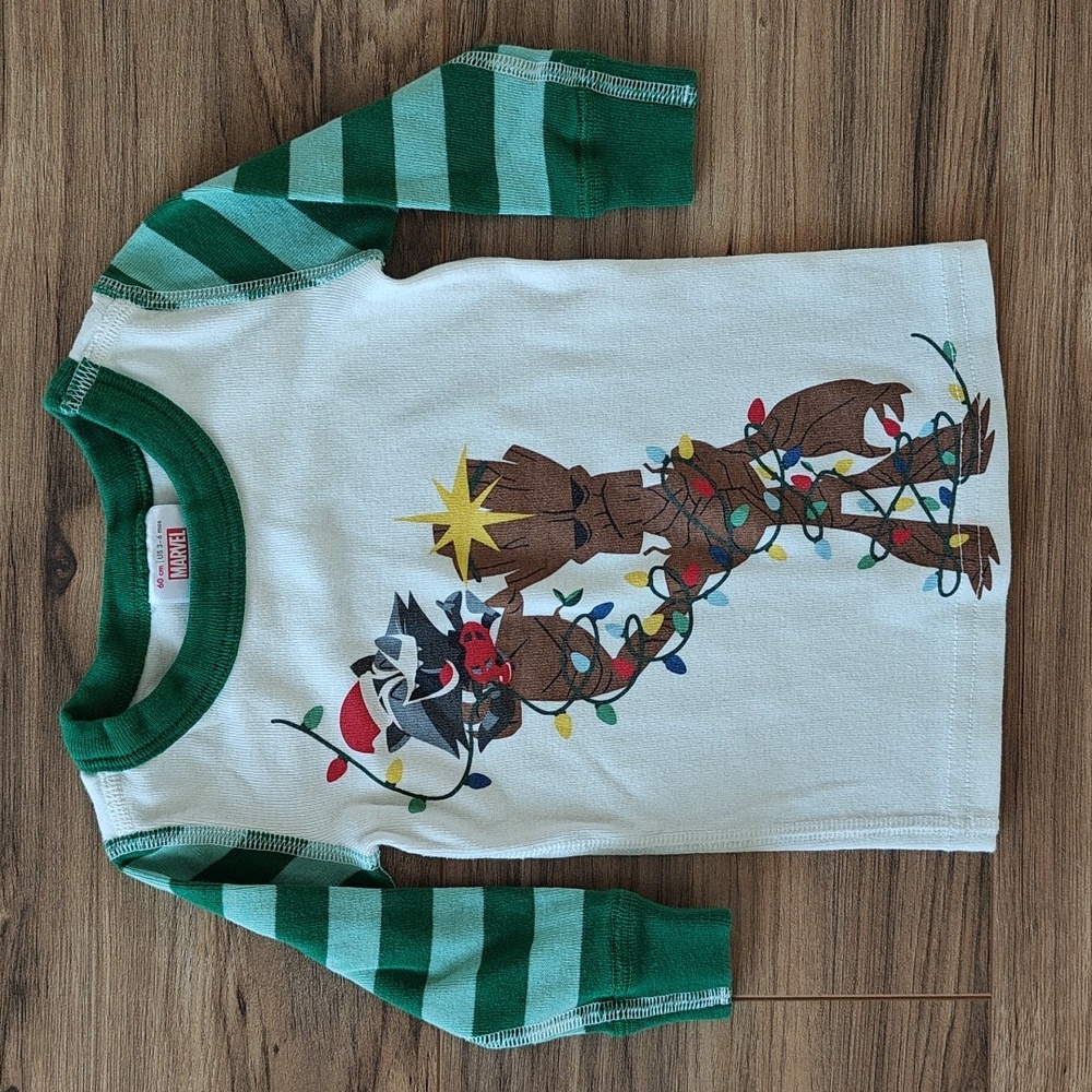 🎉HP🎉 EUC Marvel GotG Christmas shirt